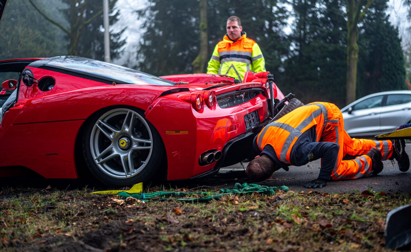 Ferrari-Enzo-crash-11