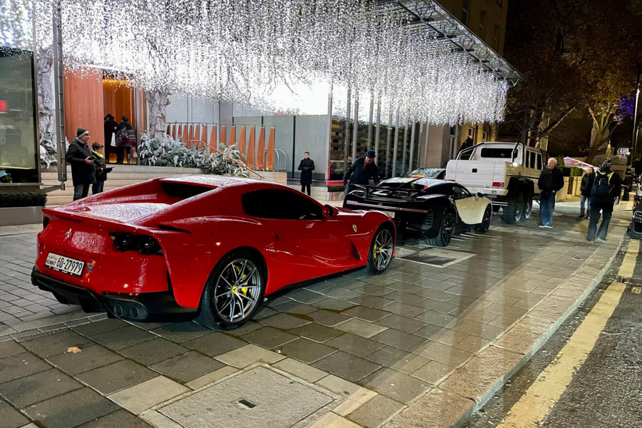 Gespot-Ferrari-812-GTS-Chiron-G-63-6x6-1